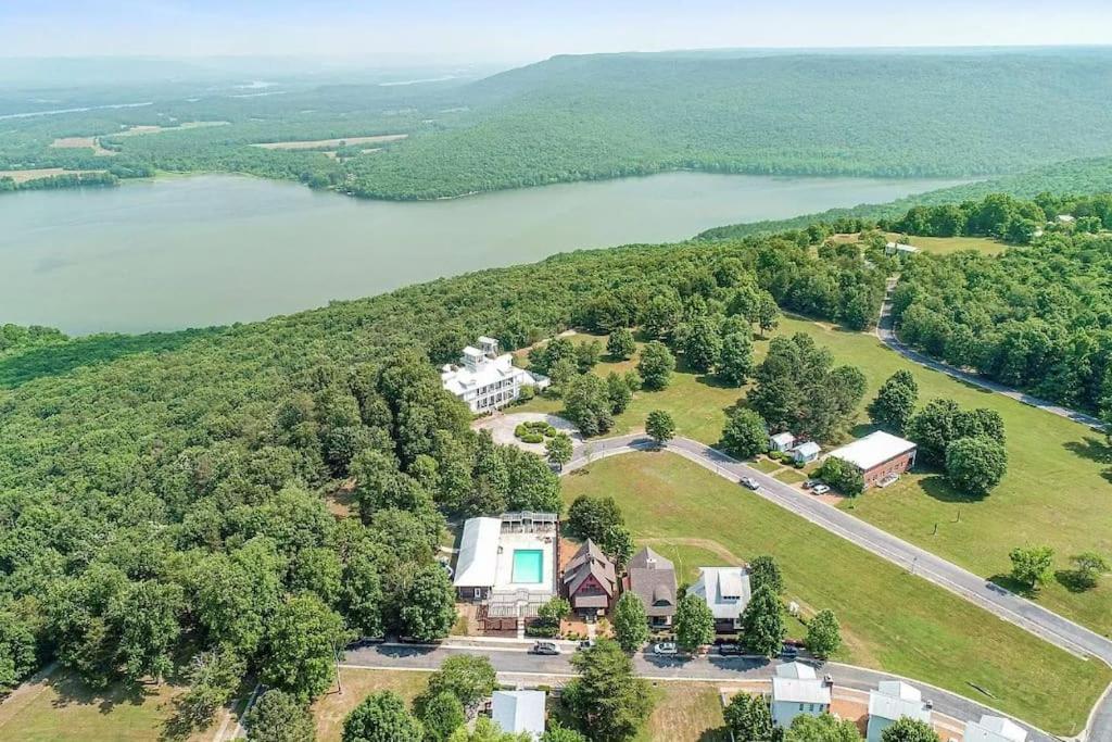 Quiet Getaway At Wayward Cottage Pisgah Экстерьер фото